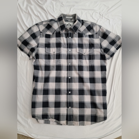 Express button down - Picture 1 of 1